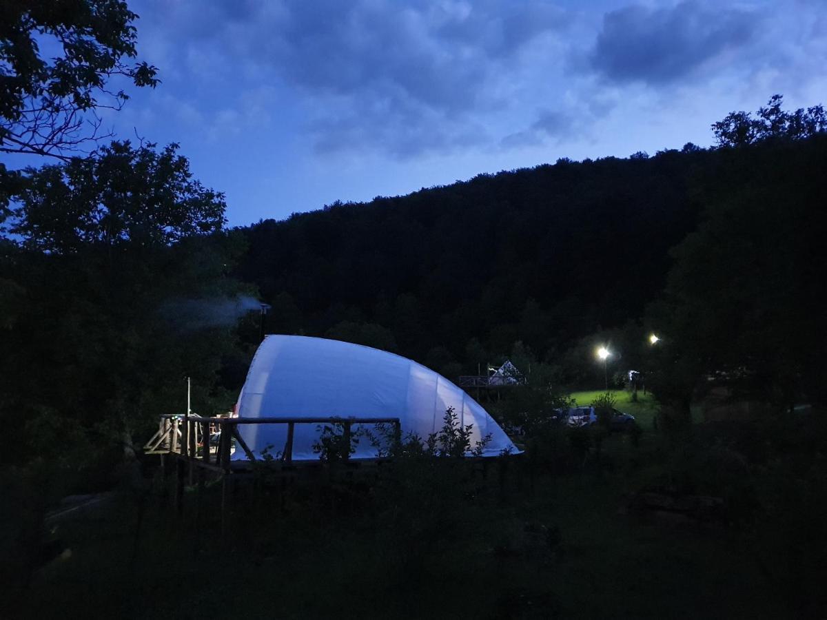 Sunrise Glamping Retreat Hotell Galesu Eksteriør bilde