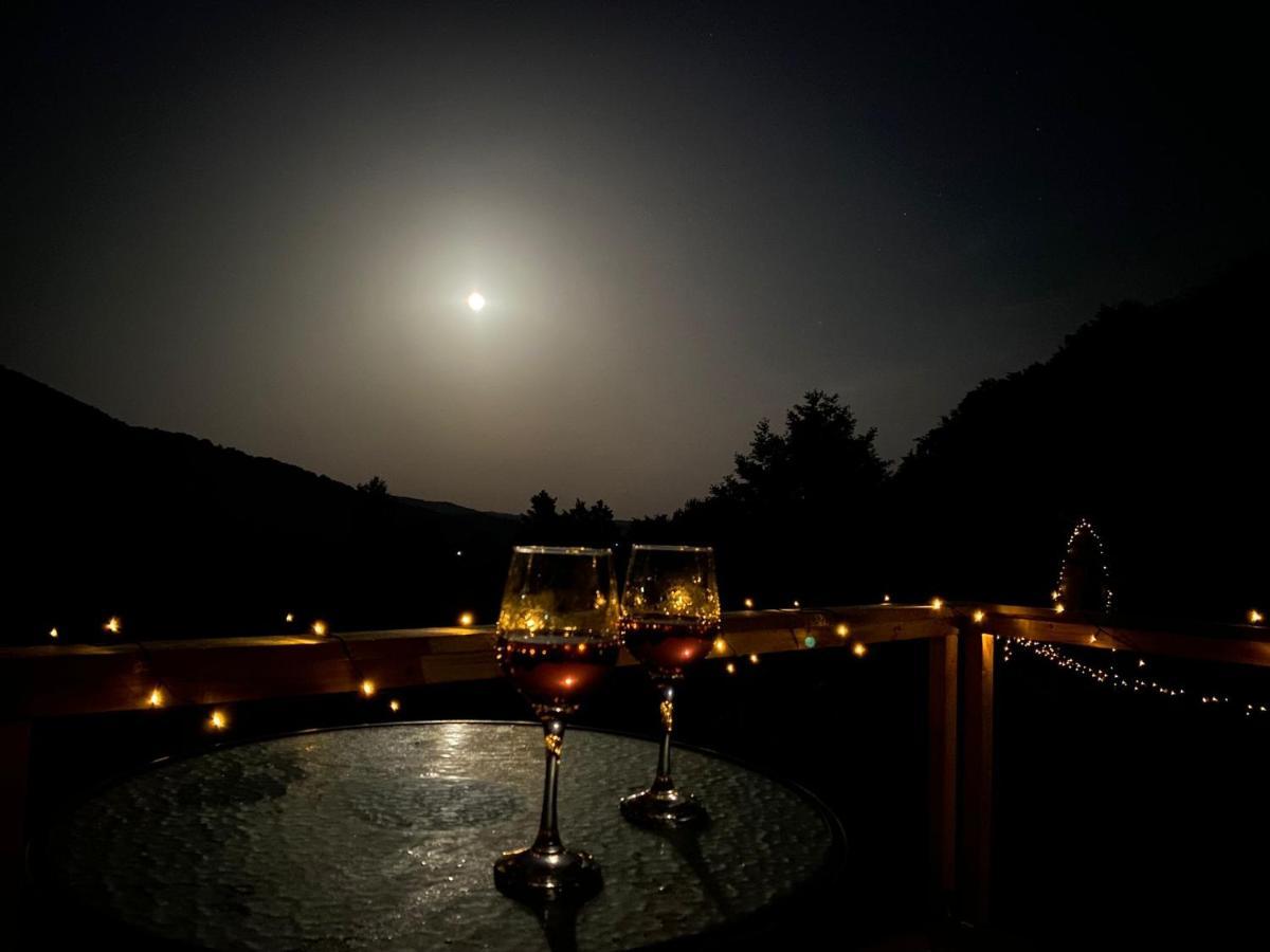 Sunrise Glamping Retreat Hotell Galesu Eksteriør bilde