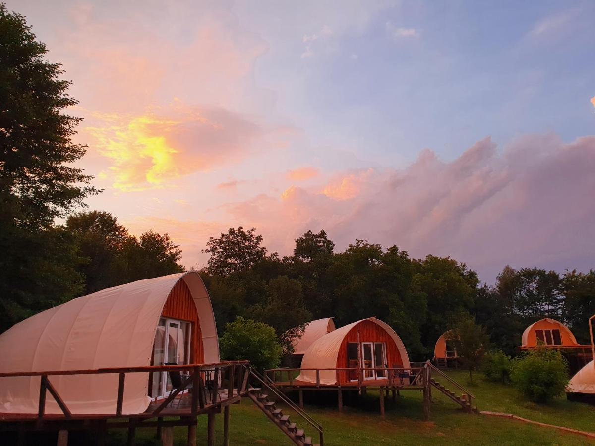 Sunrise Glamping Retreat Hotell Galesu Eksteriør bilde