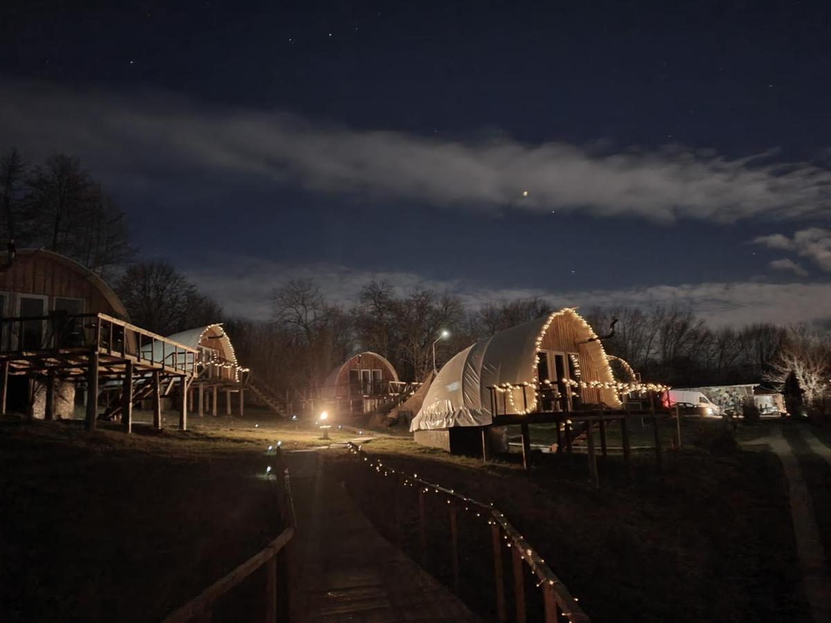 Sunrise Glamping Retreat Hotell Galesu Eksteriør bilde