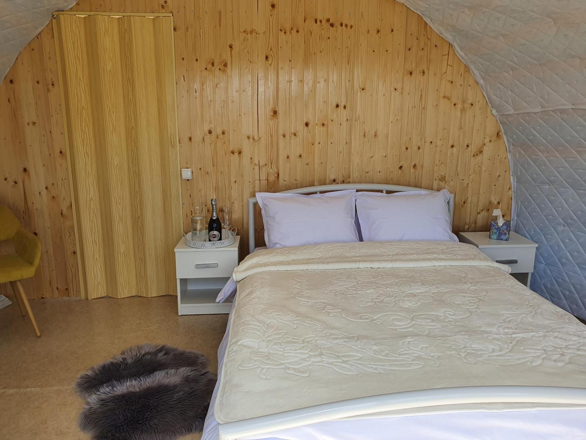 Sunrise Glamping Retreat Hotell Galesu Rom bilde